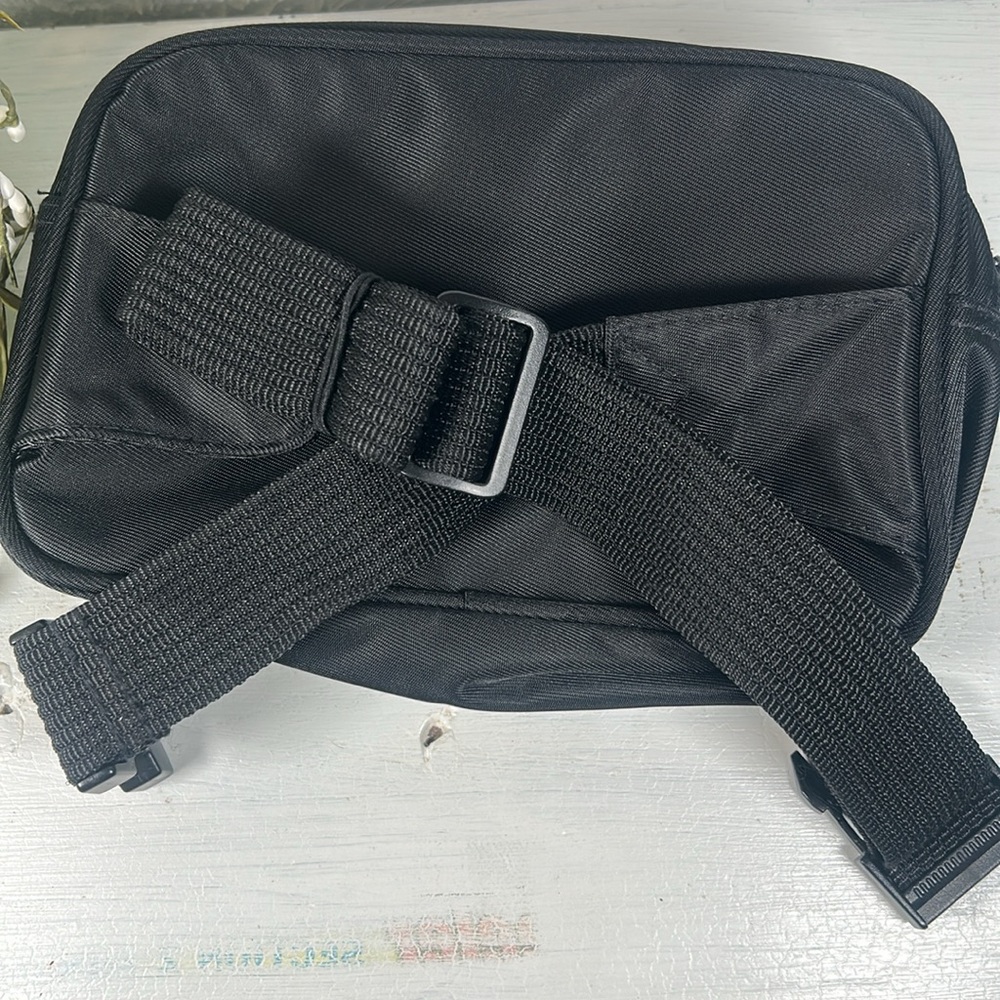 Walt Disney World Winnie the Pooh Fanny Pack Hip Crossbody Bag Embroidered Pooh - Picture 10 of 14